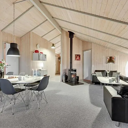 Four-bedroom In Dom wakacyjny Ebeltoft