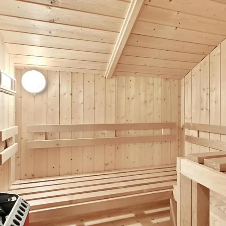 Four-bedroom In Dom wakacyjny