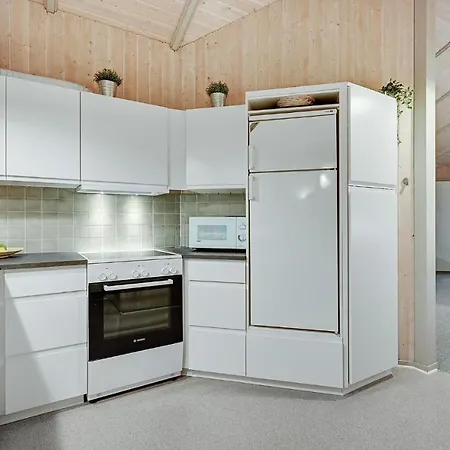 Dom wakacyjny Four-bedroom In *