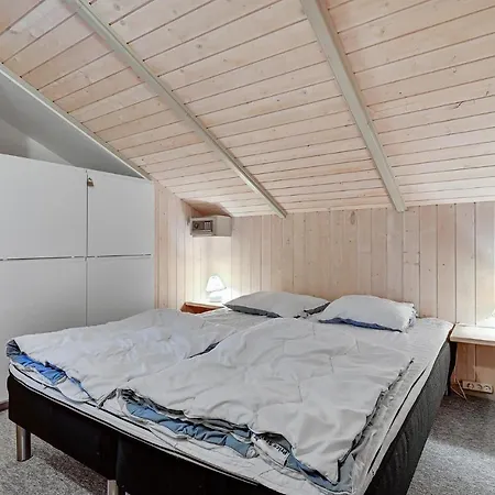 Four-bedroom In Dom wakacyjny