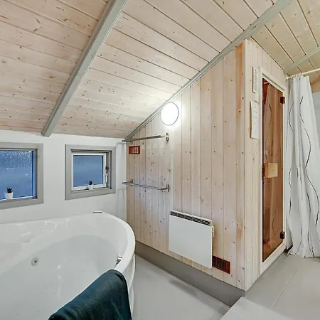 Four-bedroom In Ebeltoft